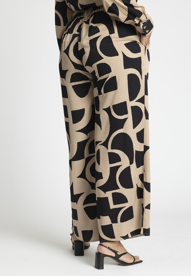 Leopard Print Wide Leg Pants - Medium  Printed wide leg pants, Flowy wide  leg pants, Animal print pants