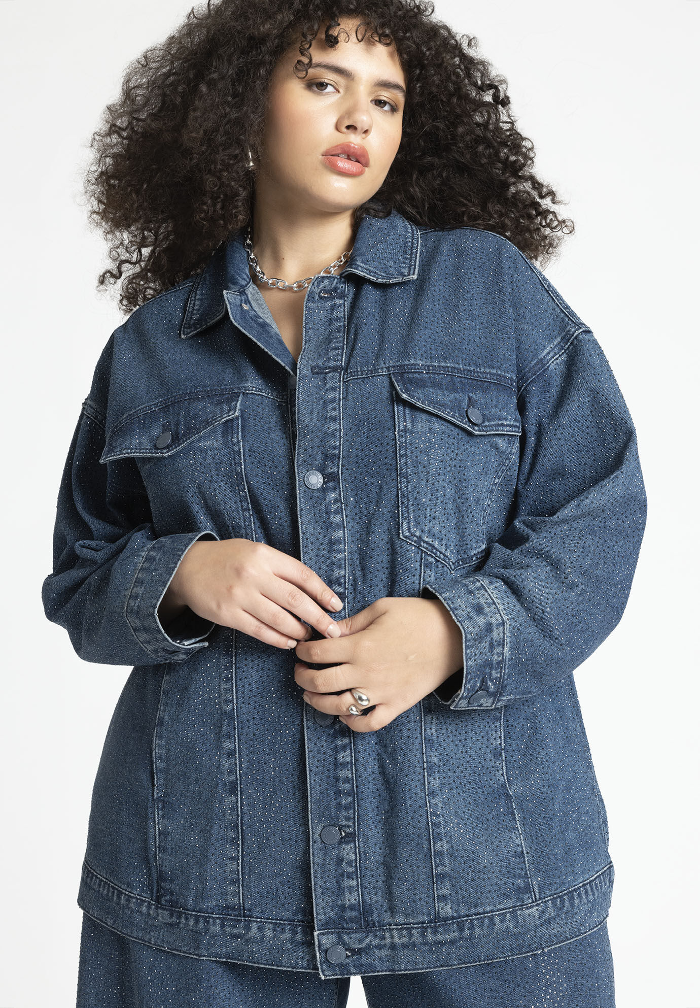 Women's Rivet Jean Jacket Plus Size Long Sleeve Pearls Beading Denim Coat  Loose Oversized Short Trucker Jackets (Blue,X-Small) at Amazon Women's  Coats Shop
