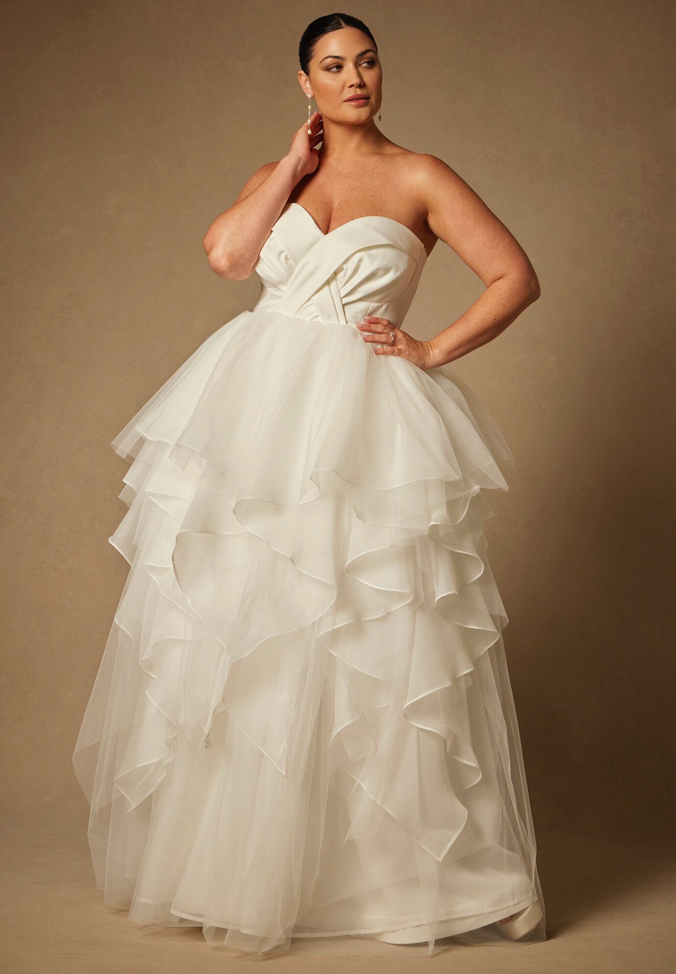 Plus Size V-neck Strapless Floor Length Sweetheart Tiered Back Zipper Pleated Wedding Dress With Pearls